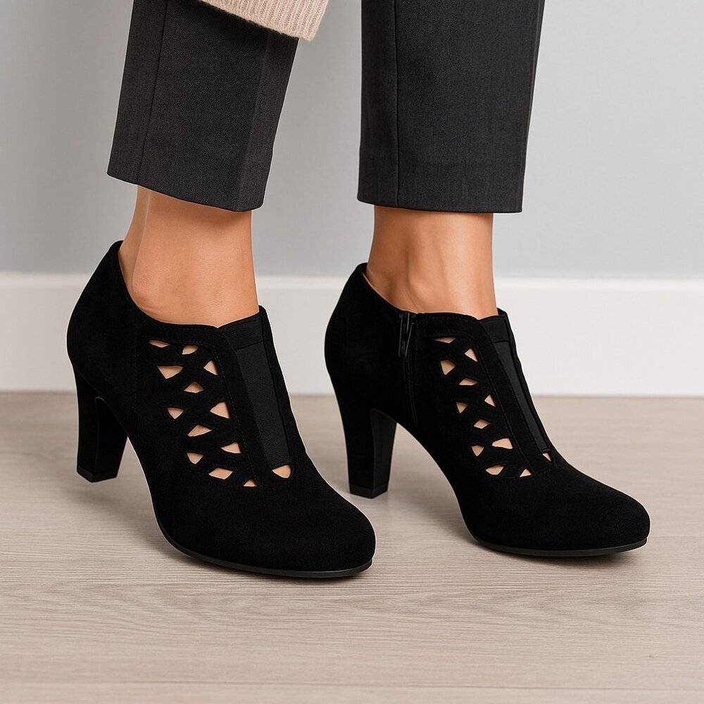 Journee Collection Piper Black Oxford Style Heels SZ 7 Classic Block Heel Shoes
